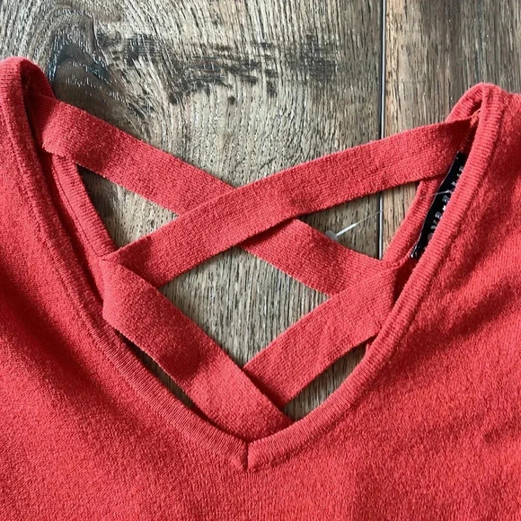 NWOT Love Ellie Burnt Orange Criss Cross Strappy Back V Neck Sweater Size M - Picture 9 of 11